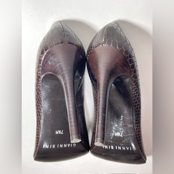 GIANNI BINI Women’s Size 7.5 Leather Snake Skin Closed Toe Heels - Picture 10 of 11